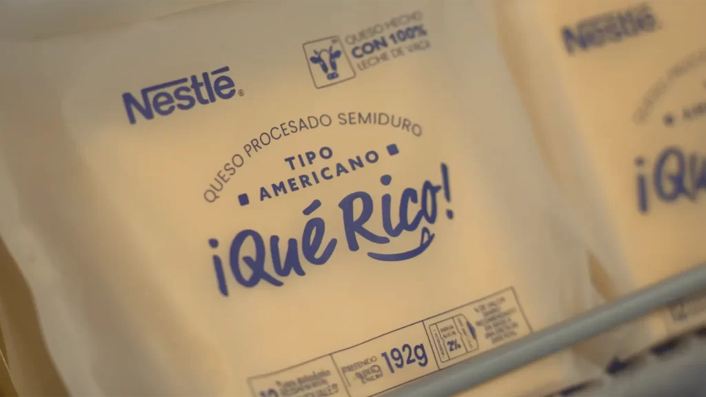 Queijo “auto-embalado”: a inovação sustentável da Nestlé que pode revolucionar o mercado